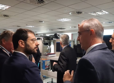 Il sottosegretario alla Difesa Angelo Tofalo ha visitato il 3 ottobre 2019 lo stabilimento di Leonardo Uk a Edimburgo