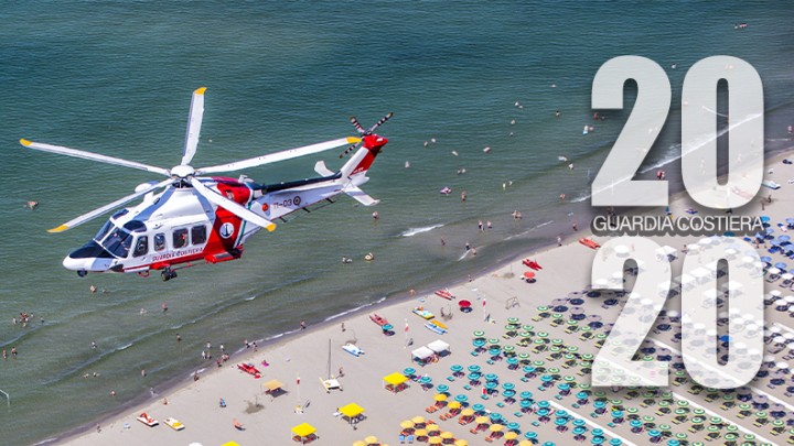 Guardia costiera: la componente di volo, il pilota dell’elicottero che ha volato su Napoli in occasione dello scatto del calendario 2020, il tenente di Vascello Simone Ialongo