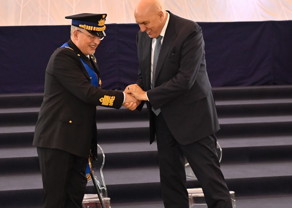 Roma-Ciampino, 15 maggio 2025. Il ministro della Difesa Guido Crosetto con il generale Squadra Aerea Antonio Conserva nuovo capo di Stato Maggiore dell'Aeronautica militare italiana