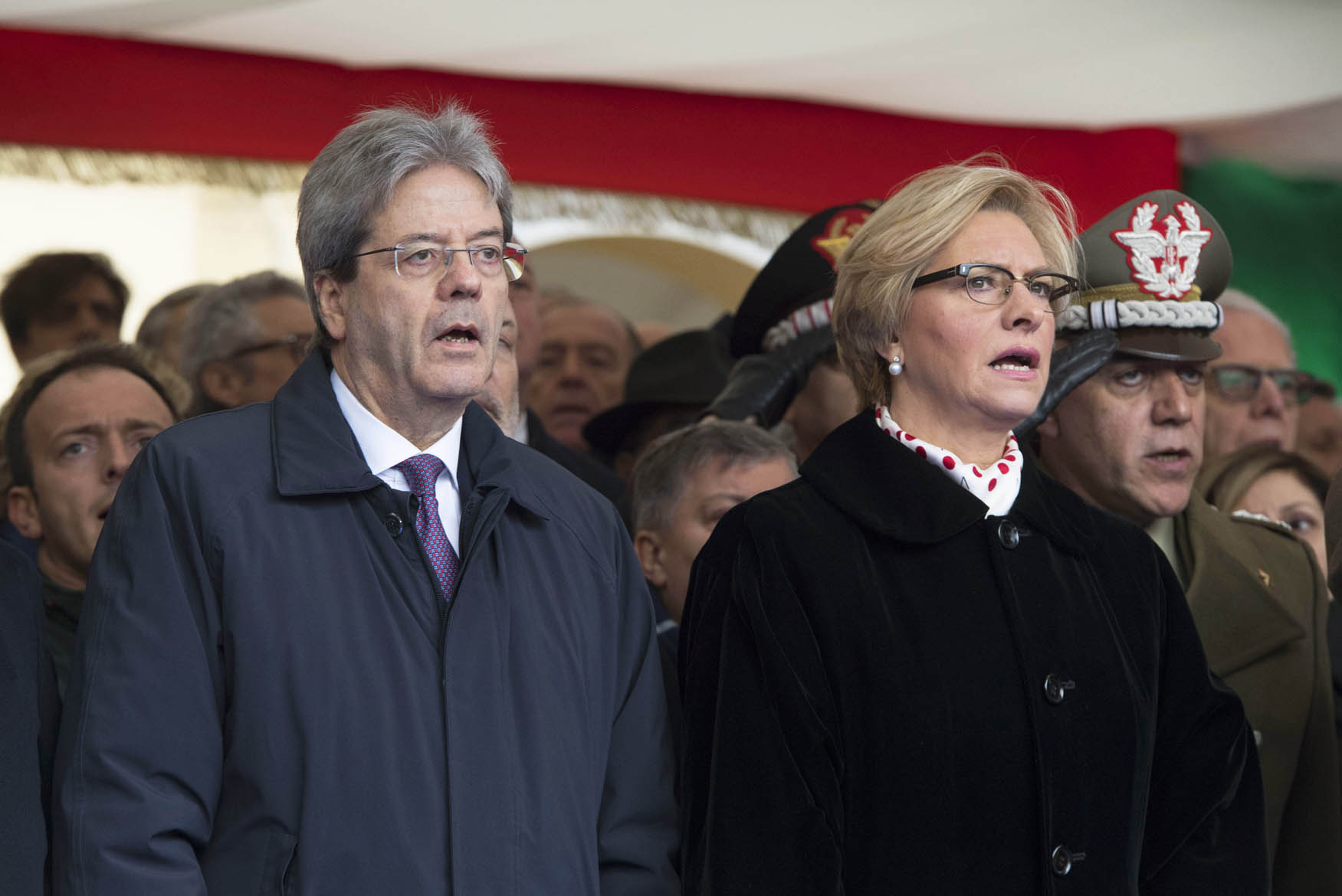 Gentiloni e Pinotti alla cerimonia avvicendamento comandante generale Carabinieri