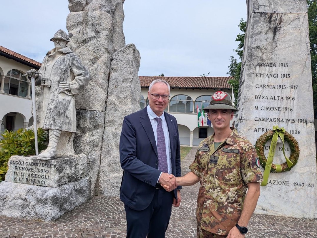 Udine, 17 luglio 2026. Il presidente del Consiglio regionale Mauro Bordin ed il neo comandante della Brigata Julia, Francesco Suma
