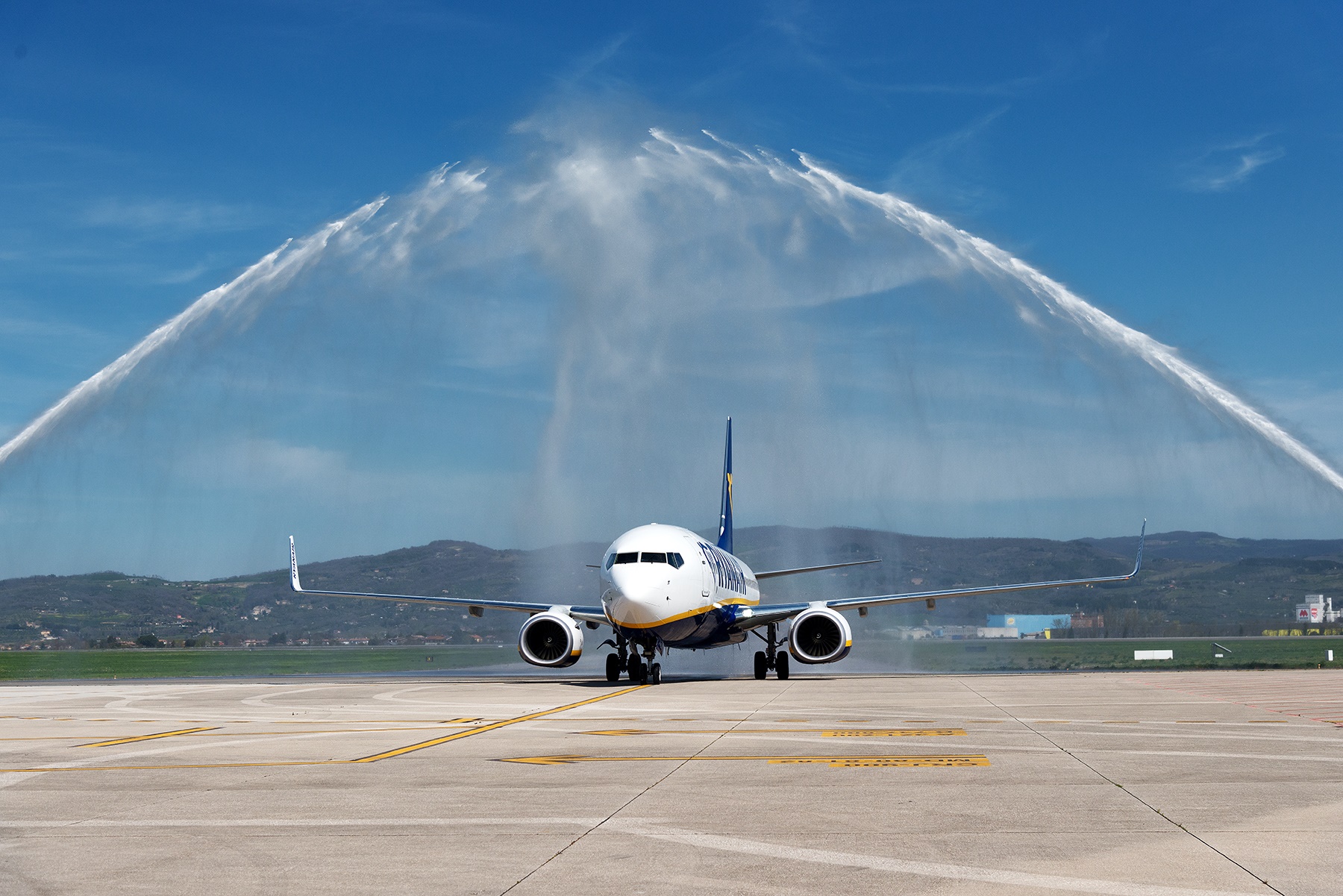Aereo B-737/800 di Ryanair, inaugurazione volo Perugia-Malta avvenuta il primo aprile 2019