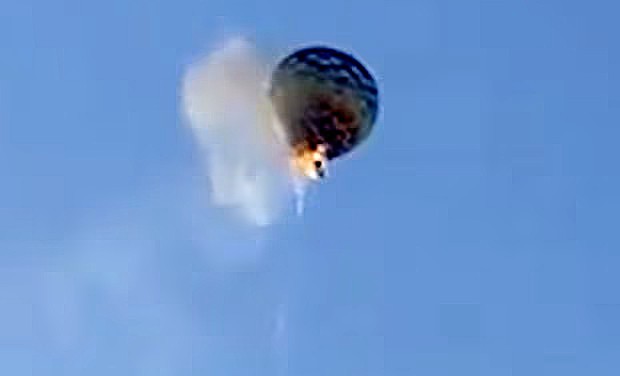 Probabilmente è stato un malfunzionamento del bruciatore il responsabile dell'incendio ad una mongolfiera, che ha provocato il distacco della cesta con a bordo 21 persone. Brasile, 21 giugno 2025, 8 le vittime