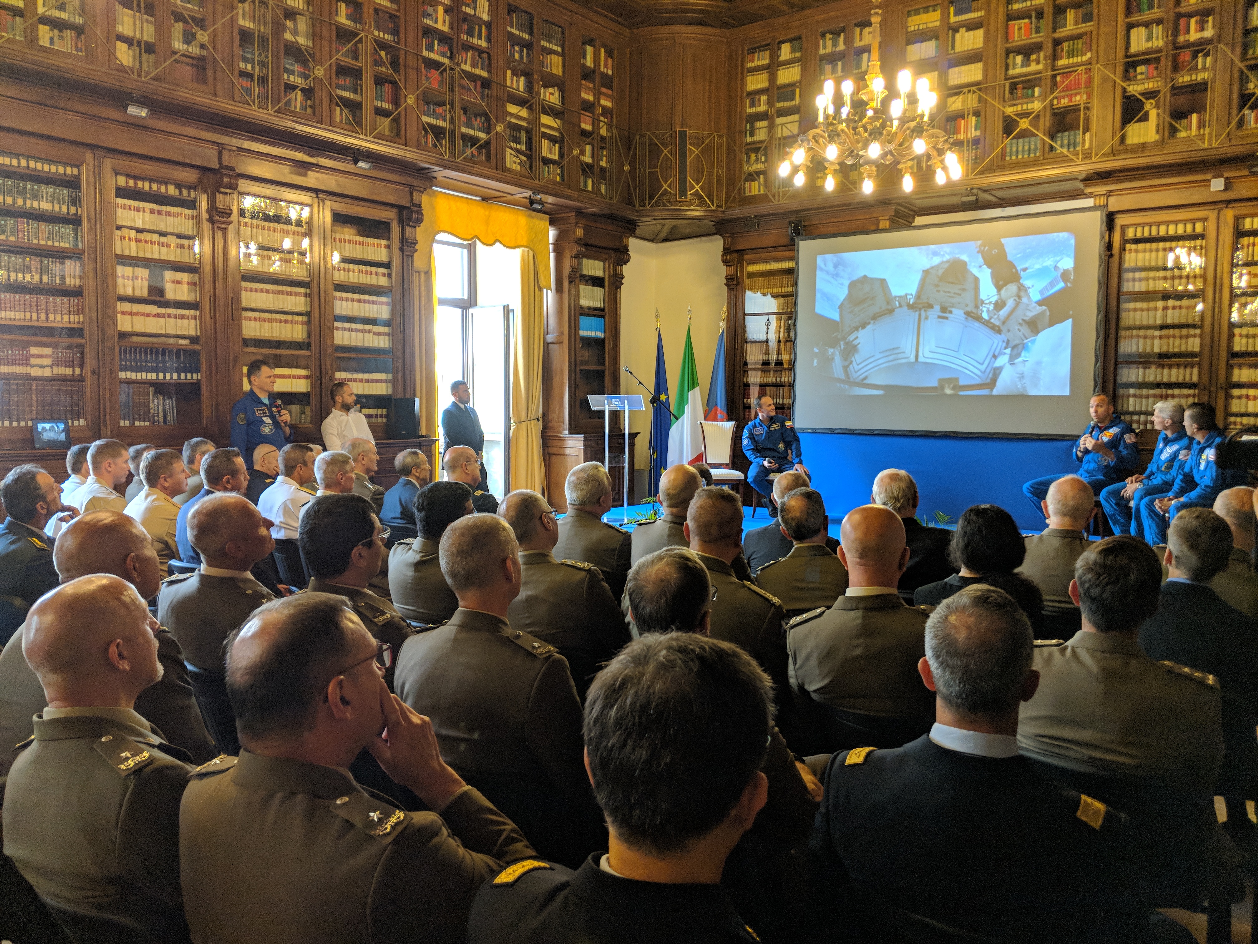 Conferenza dell'astronauta Paolo Nespoli tenutasi a Roma in data 8 giugno 2018, presso Palazzo Esercito