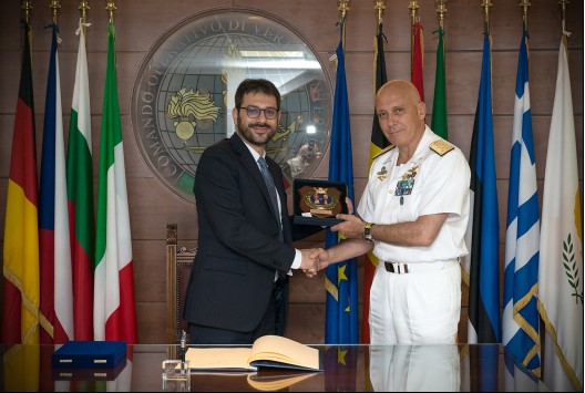 Sottosegretario di Stato alla Difesa Angelo Tofalo in visita al Coi (Comando operativo di vertice interforze) ed il comandante, ammiraglio di Squadra Giuseppe Cavo Dragone