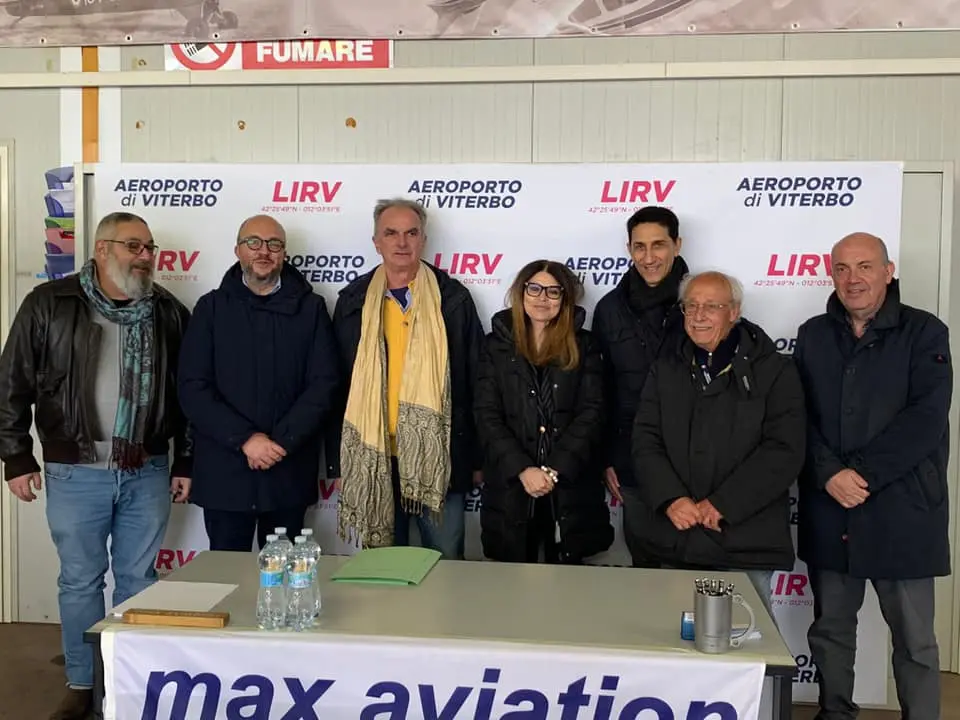 L'incontro all'aeroporto di Viterbo tra il presidente Pierluigi Di Palma, il prefetto Giovanni Bruno, il parlamentare Mauro Rotelli e vari imprenditori il 5 febbraio 2022