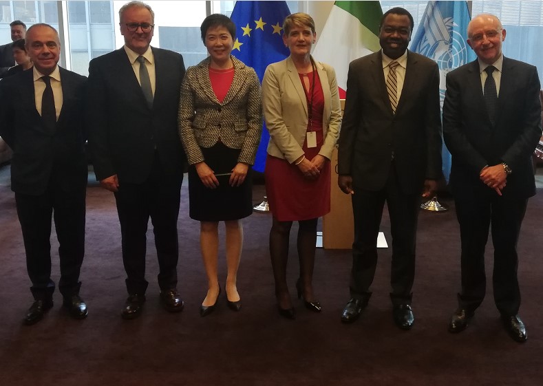 Nicola Zaccheo (presidente Enac, secondo da sinistra) incontra vertici Icao a Montreal il 28 maggio 2019: il presidente Benard Aliu (secondo da destra) ed il segretario generale Fang Liu (terza da sinistra)