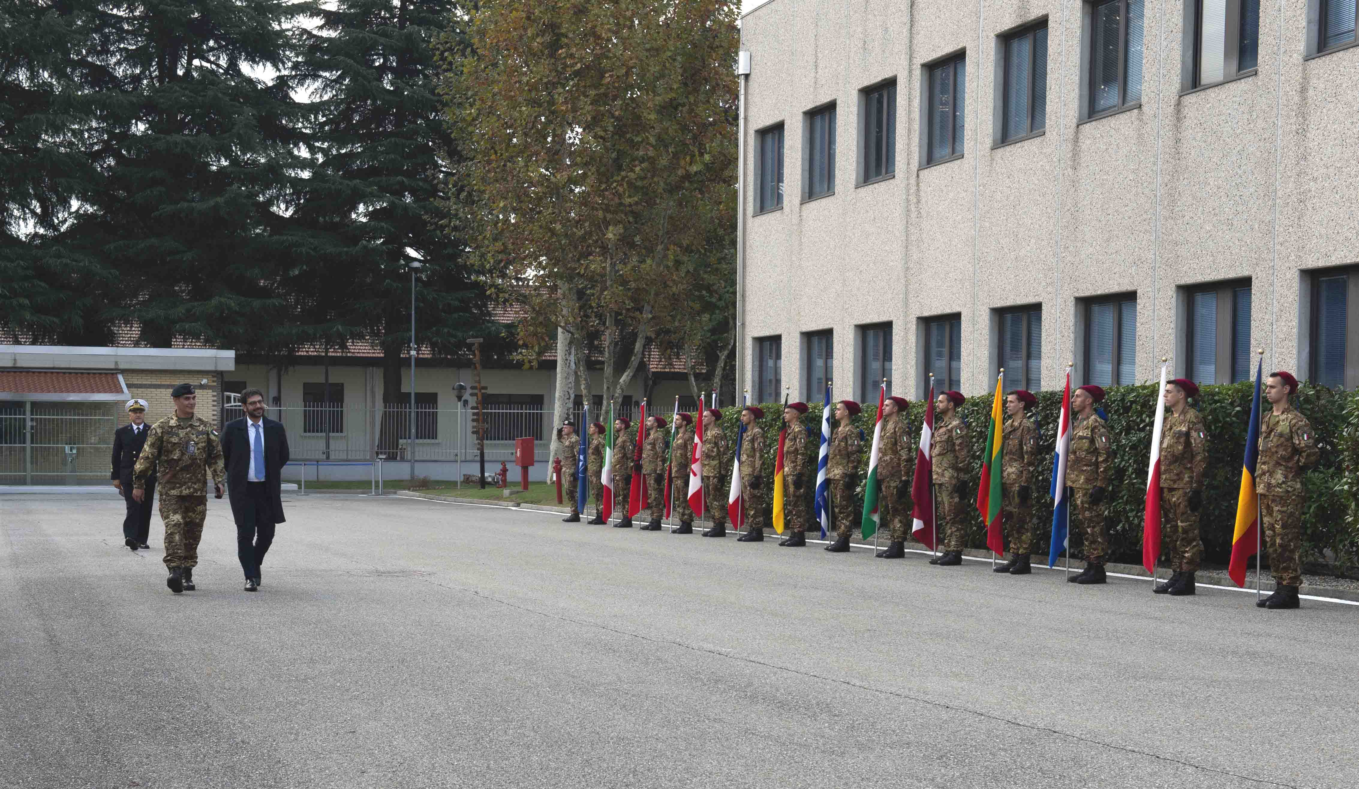 Angelo Tofalo, sottosegretario di Stato alla Difesa visita il Comando Nato di Solbiate il 17 ottobre 2018