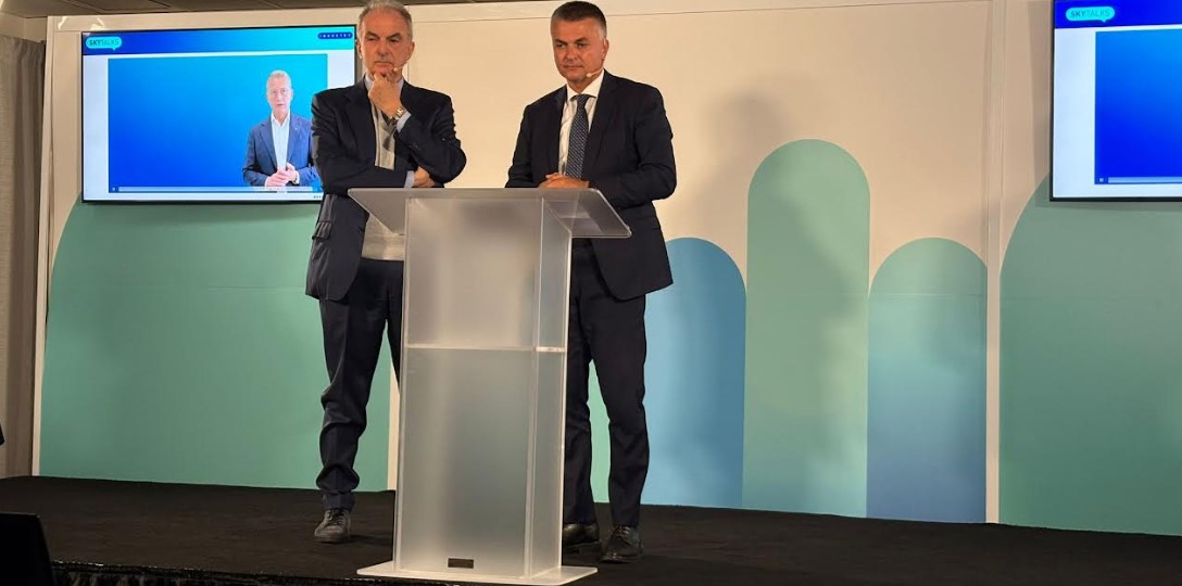 Montreal, 24 settembre 2025. 42esima assemblea generale Icao: ad ITA Airways Joerg Eberhart (in video), presidente Enac Pierluigi Di Palma e viceministro Infrastrutture e trasporti Edoardo Rixi, capo delegazione dell’Italia, alla presentazione relativa al progetto Enac per un settore ancora più pet friendly