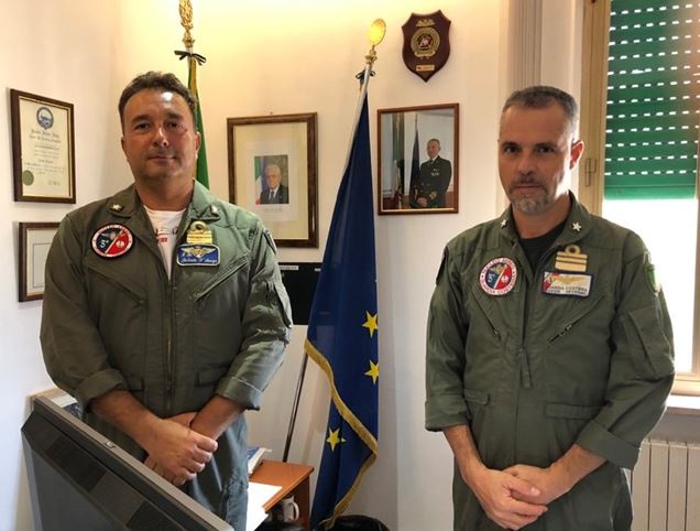 Guardia costiera Pescara: passaggio di consegne tra il comandante cedente, capitano di Fregata pilota Davide Severino ed il subentrante capitano di Fregata Tc-Eli Roberto D’Arrigo