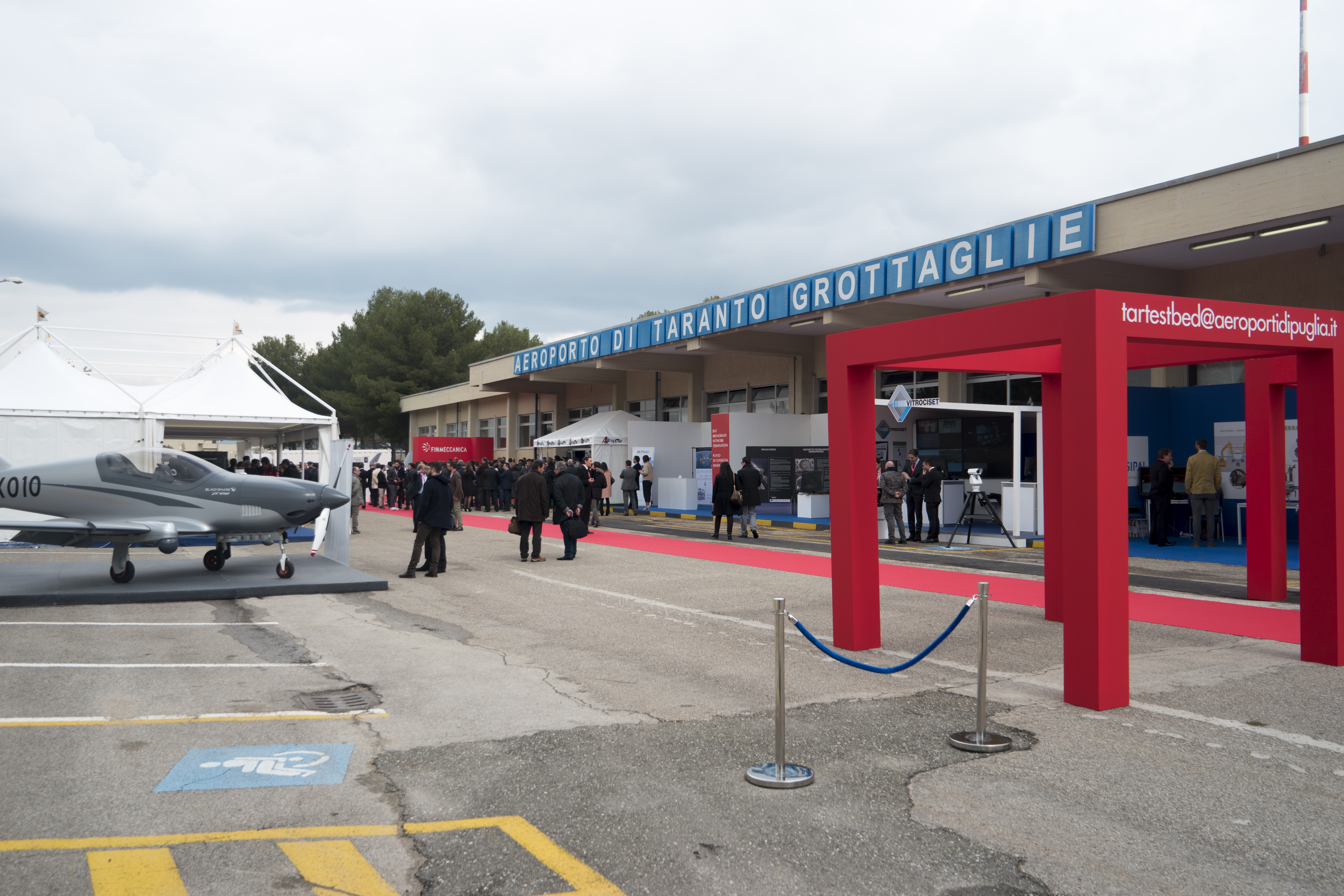 Aeroporto di Taranto Grottaglie "Marcello Arlotta" durante la manifestazione "Grottaglie Test Bed" del 15 marzo 2016