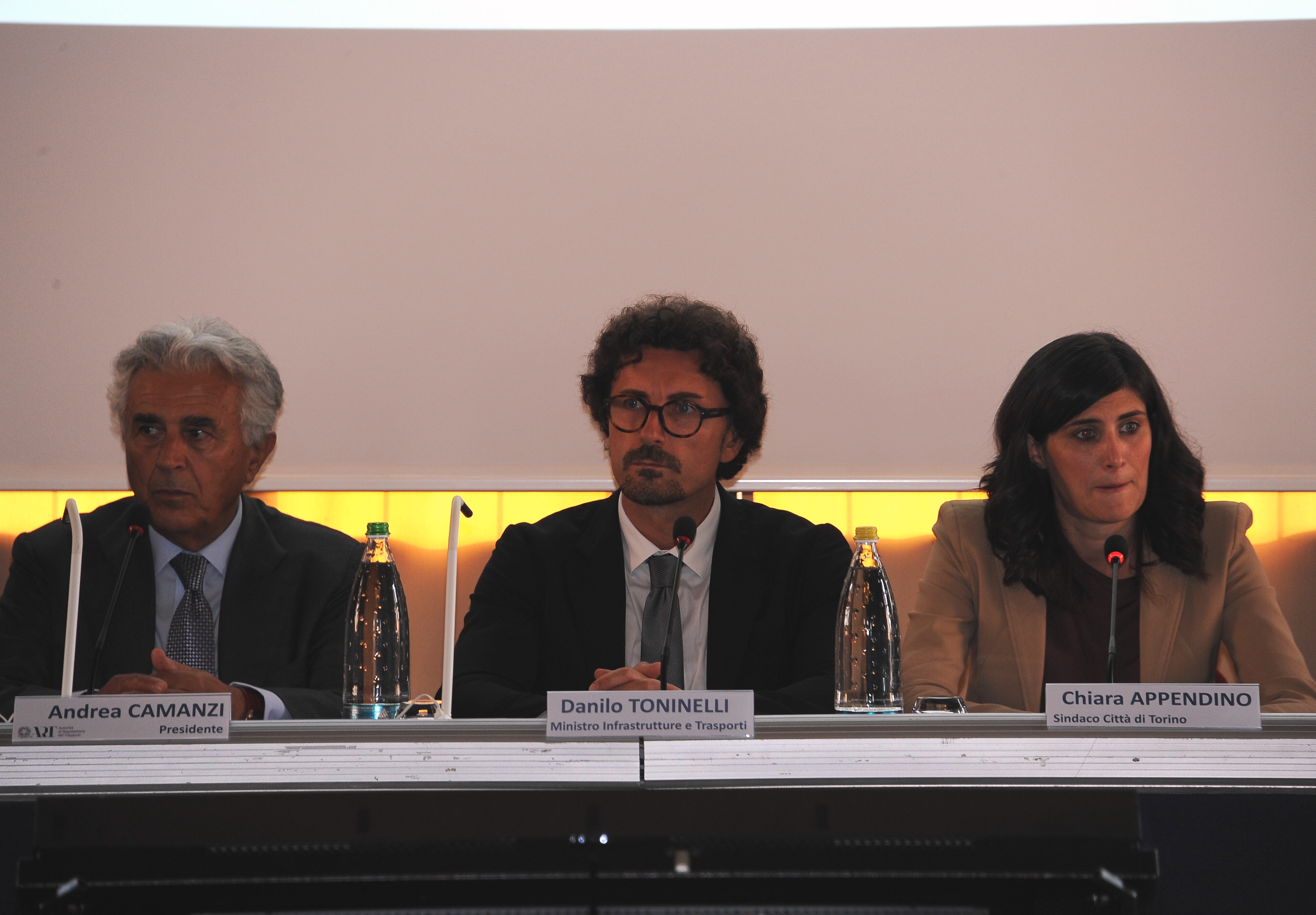 Convegno Art. Da sinistra: Andrea Camanzi, presidente Autorità regolazione trasporti, il ministro Danilo Toninelli ed il sindaco di Torino, Chiara Appendino