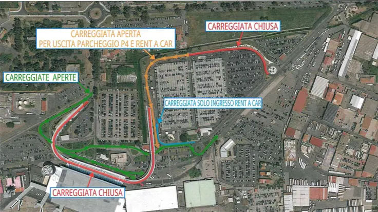 Aeroporto di Catania-Fontanarossa. fase due dei lavori per il rifacimento della segnaletica della rampa partenze .