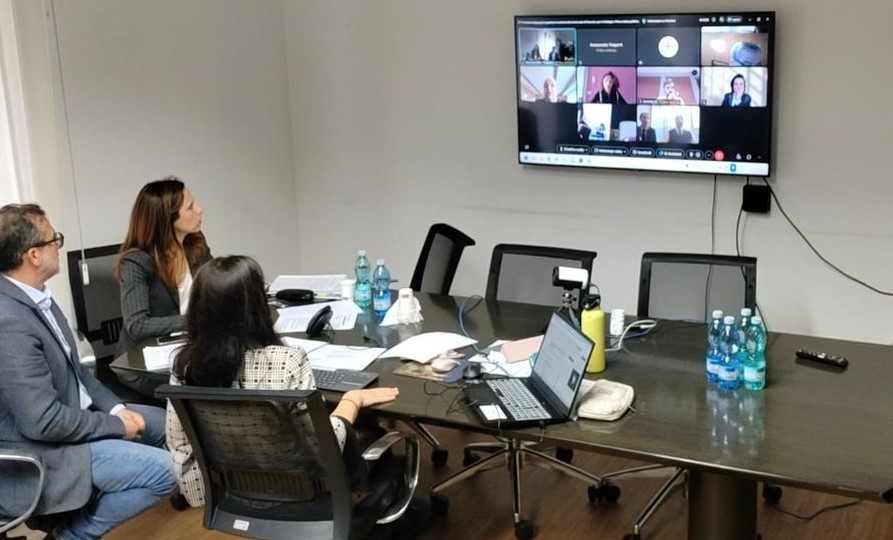 Cagliari, 15 dicembre 2025 - Seduta pubblica nella sede l’assessorato dei Trasporti, aperte le buste con le offerte presentate dai vettori aerei per il nuovo servizio di continuità territoriale da e per la Sardegna