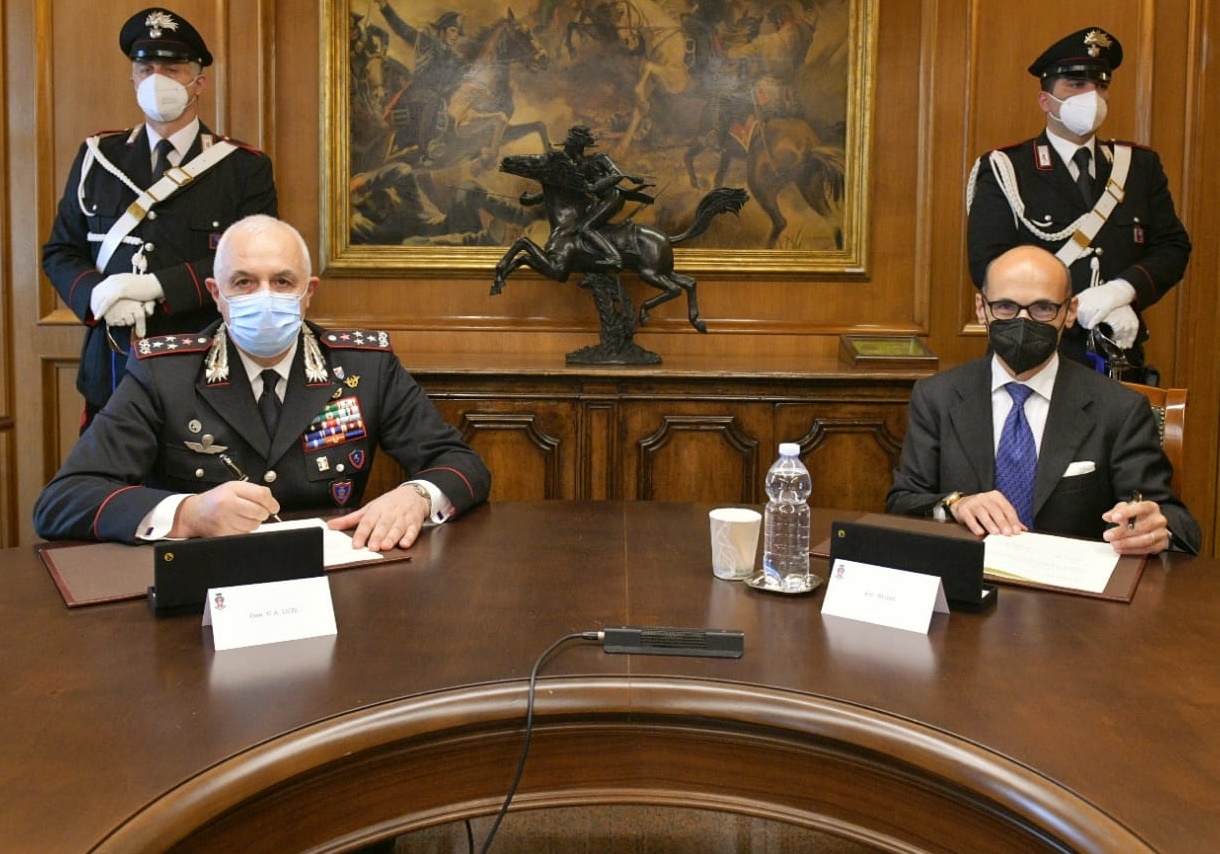 Roma, 18 maggio 2021. CC-Anac: il comandante generale, generale CA dell'Arma Teo Luzi, ed il presidente Autorità nazionale anticorruzione, Giuseppe Busia, firmano rinnovo protocollo intesa fra le due Istituzioni