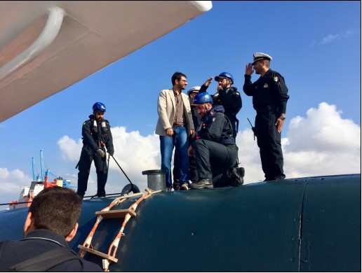 Il sottosegretario di Stato alla Difesa, Angelo Tofalo, a bordo del sommergibile della Marina militare "Scirè"