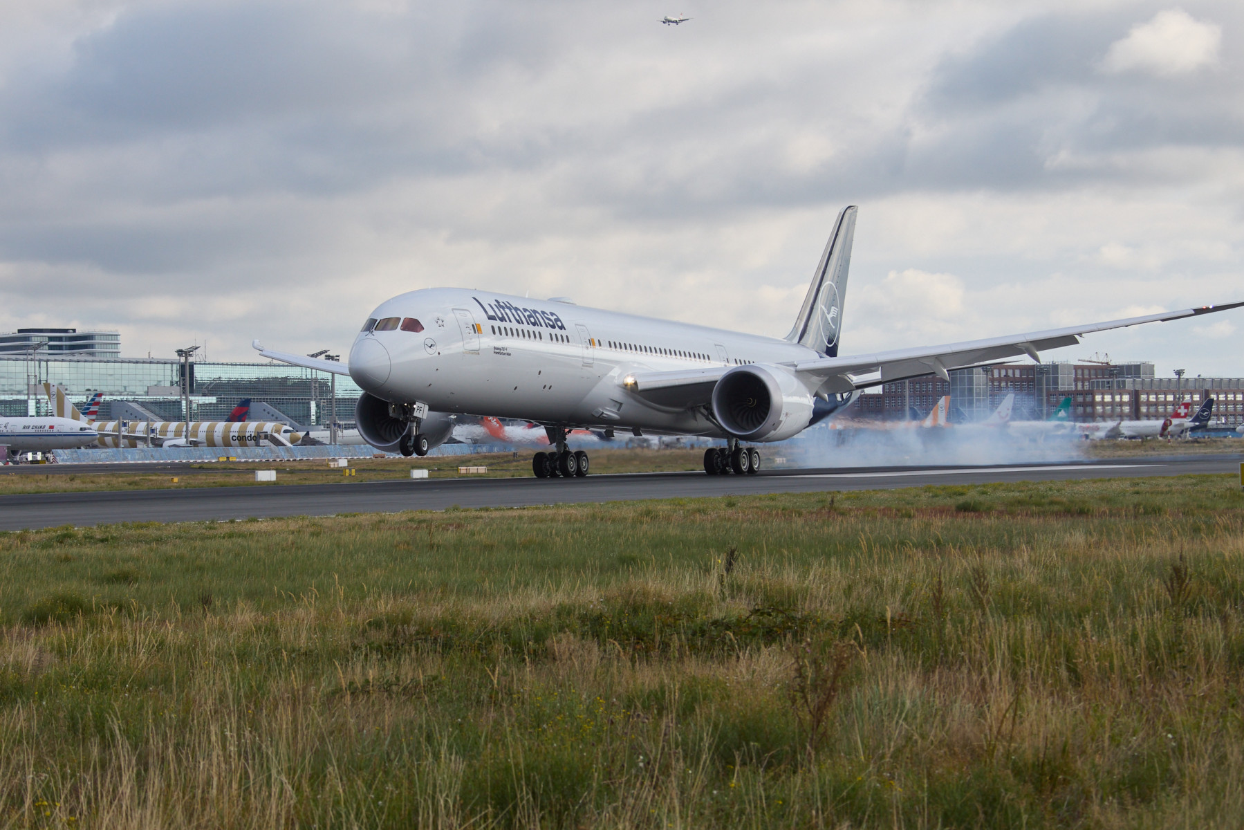 Primo aereo B-787/9 Dreamliner di Lufthansa con cabina Allegris atterrato a Francoforte alla fine di agosto 2025