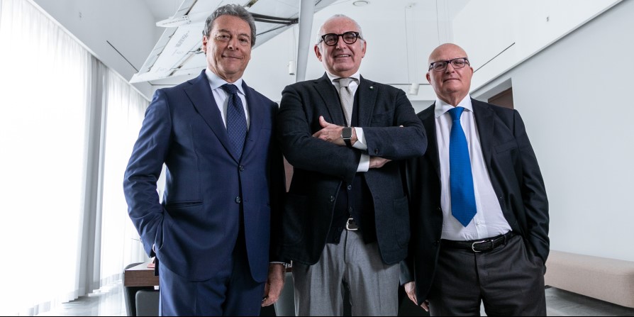 ALA. Da sinistra ad Gennaro Di Capua; vp Vittorio Genna; presidente Fulvio Scannapieco