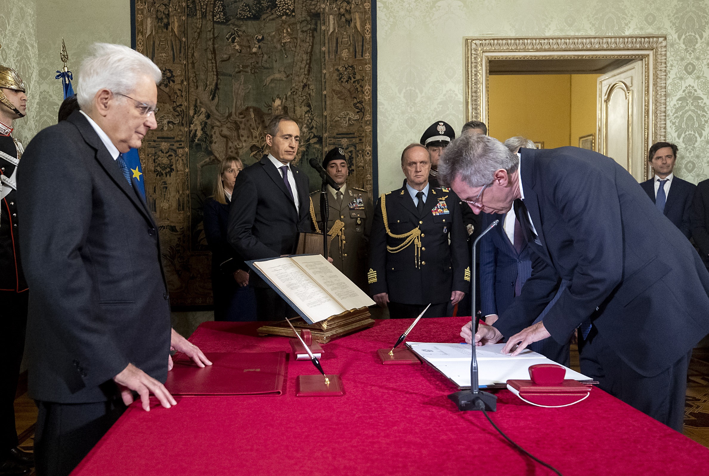 Palazzo del Quirinale 10/01/2020. Il presidente Sergio Mattarella nel corso della cerimonia di giuramento del ministro dell’Università e della ricerca, Gaetano Manfredi