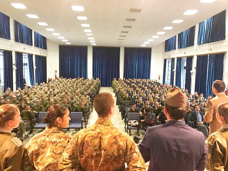 Il sottosegretario alla Difesa Angelo Tofalo visita Scuola militare Esercito “Teulié” a Milano il 14 novembre 2019
