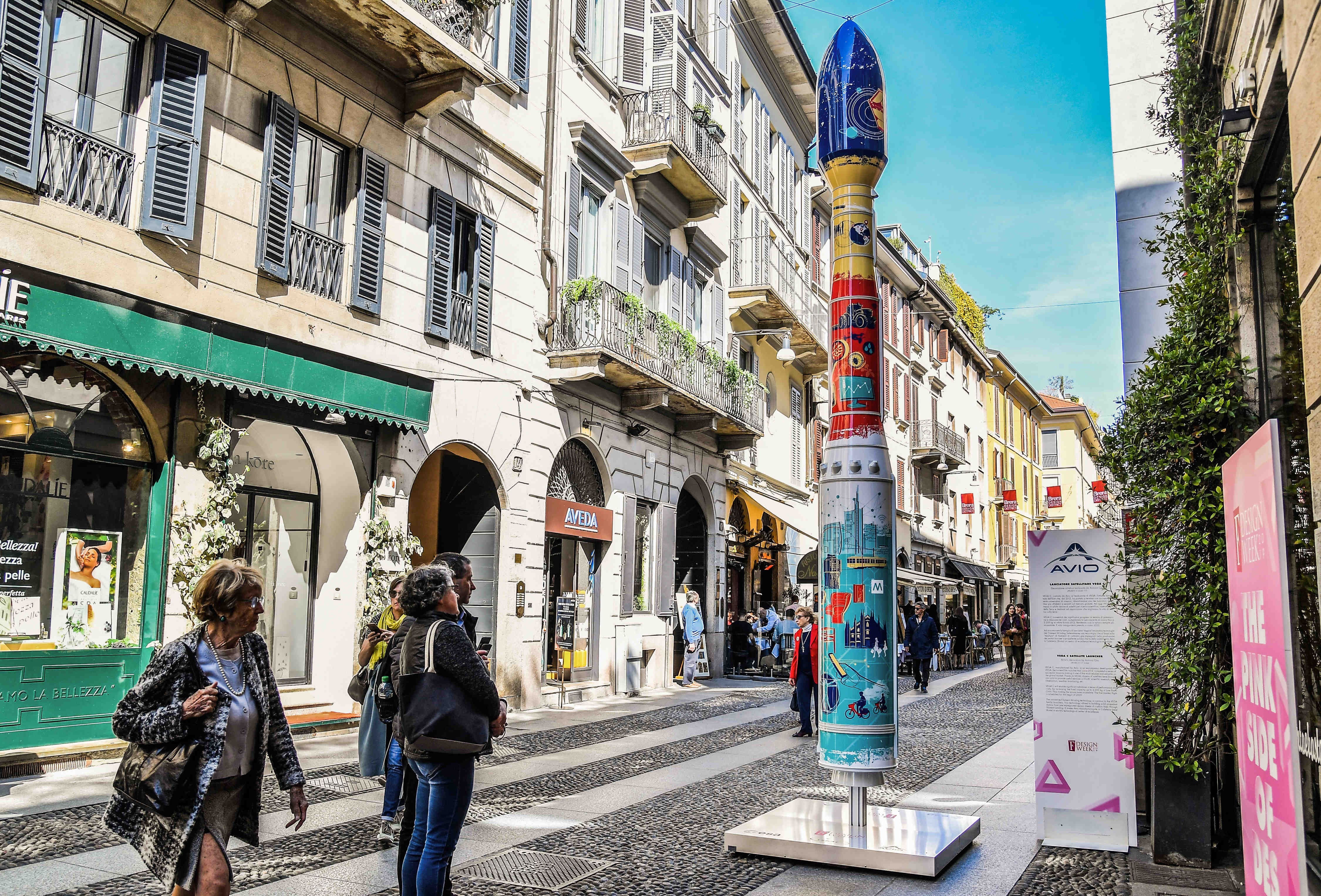 Avio: razzo spaziale alto oltre 5 metri a Brera, attrazione "Milano Design Week". Vega C prodotto da Avio a Colleferro (Roma)