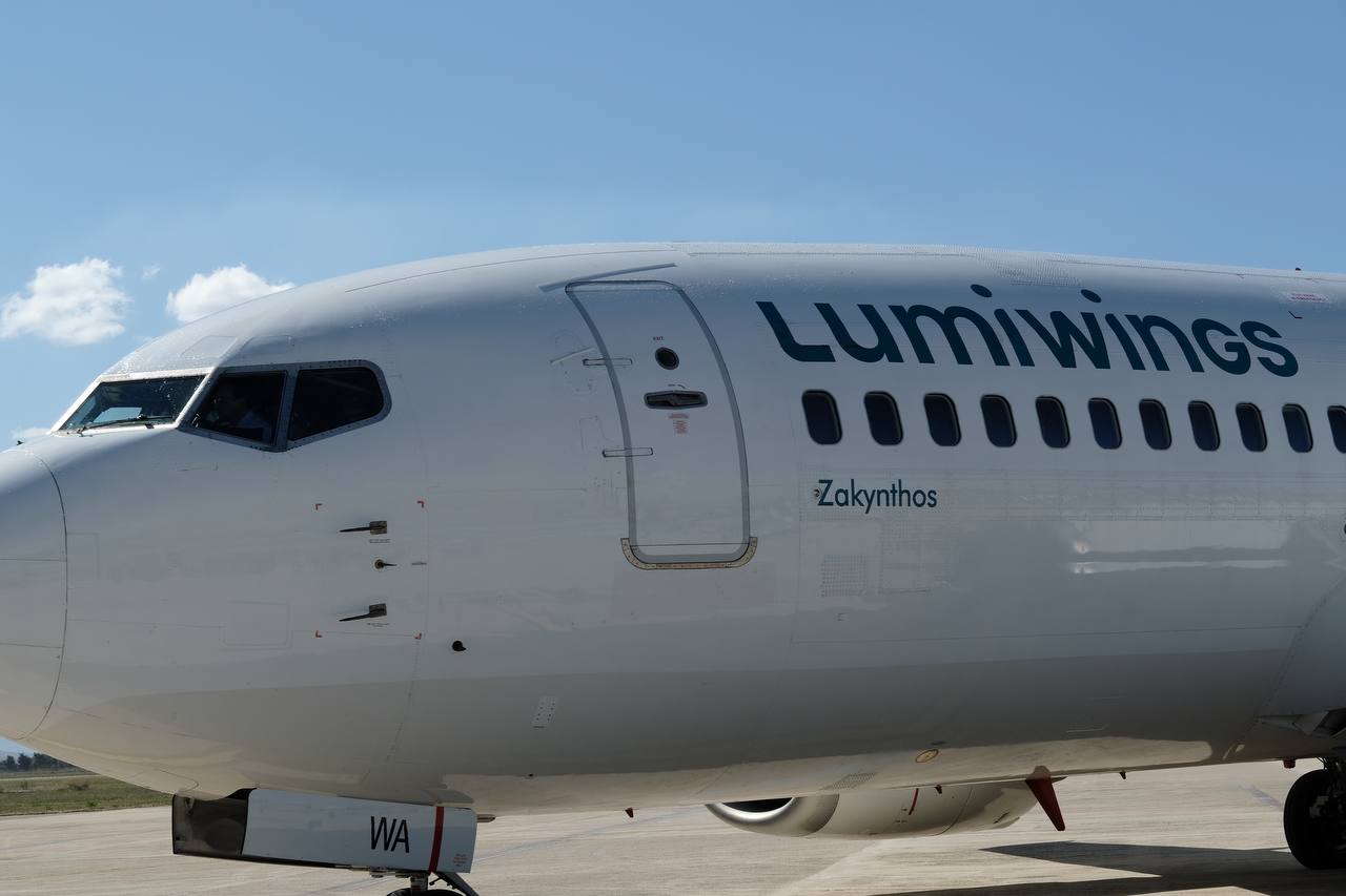 Aereo B-737/300 della compagnia Luminwings atterrato all'aeroporto "Gino Lisa" di Foggia il 23 settembre 2022