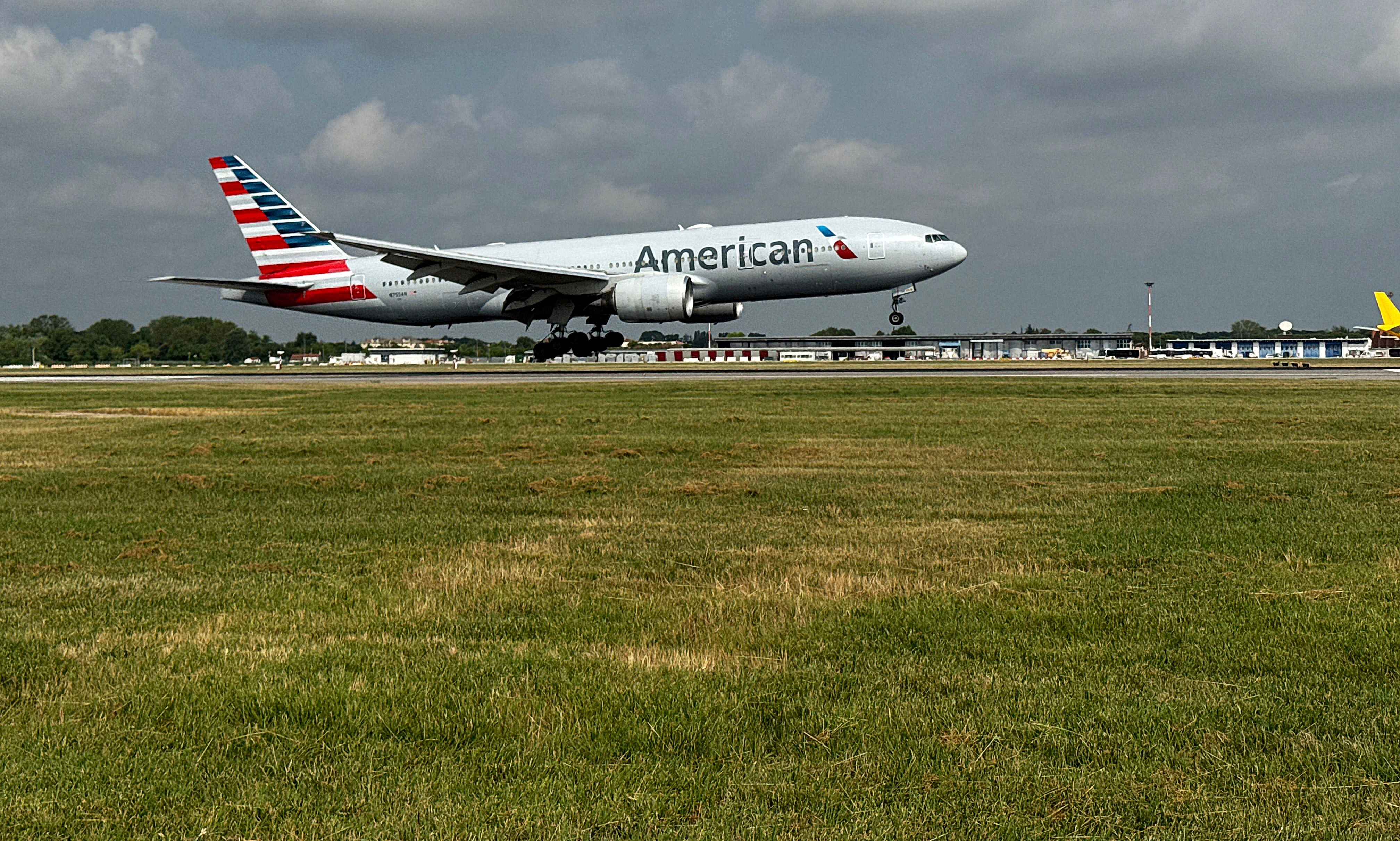 Boeing aircraft by American Airlines operated on the seasonal route 2025 from Venice to Dallas-Fort Worth
