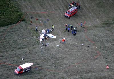 I rottami dell'aereo Robin DR.400/140B Dauphin 4 precipitato in Francia durante un volo di addestramento (domenica 18 aprile 2021)