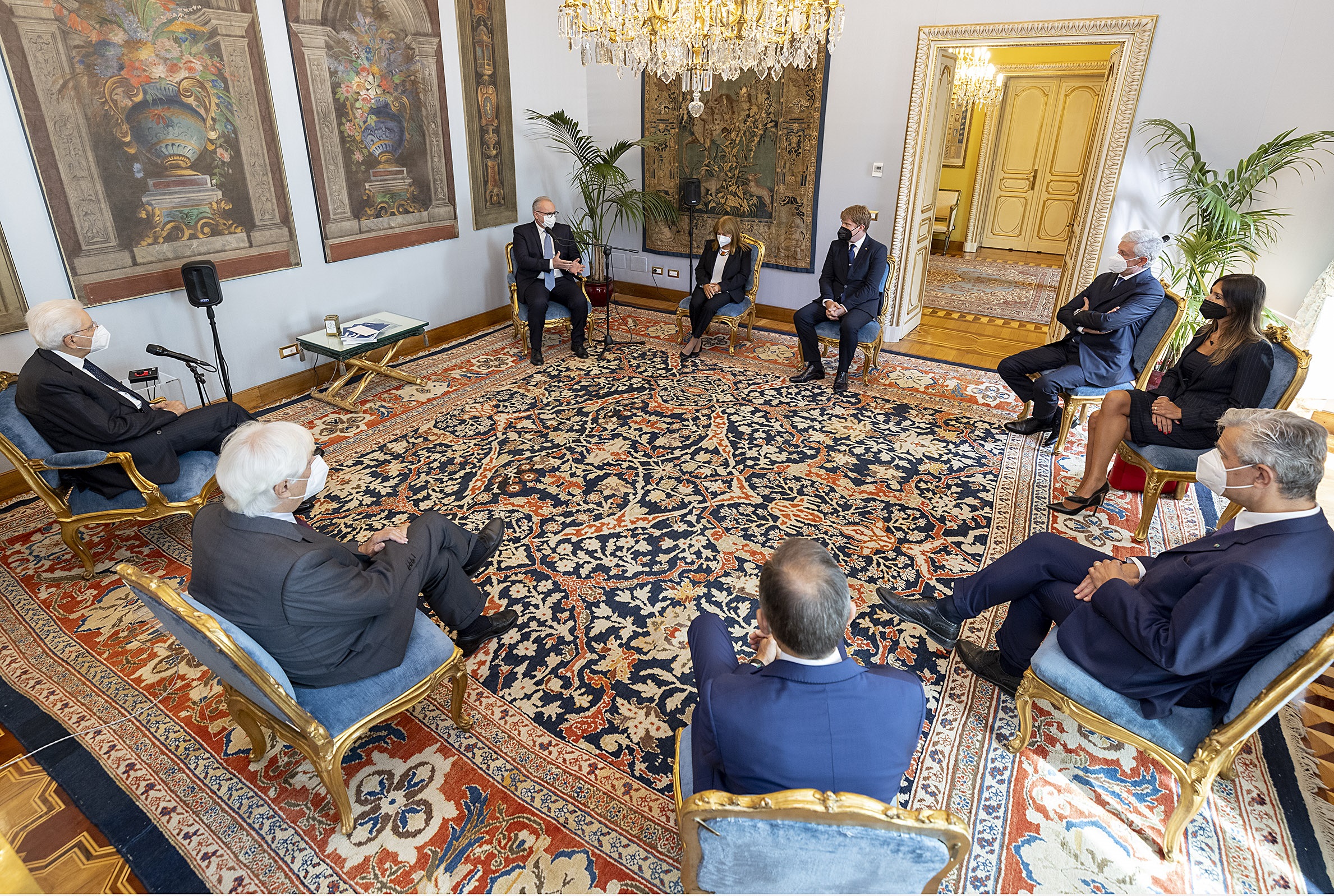Palazzo del Quirinale, 24/09/2021. Il capo dello Stato Sergio Mattarella con Nicola Zaccheo, presidente Autorità di regolazione dei trasporti (Art), unitamente ai componenti il Consiglio