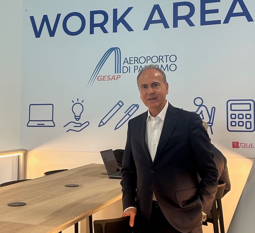 Gianfranco Battisti, ad Gesap, società di gestione dell’aeroporto di Palermo, accanto alle due work area, spazi multifunzionali per i passeggeri, attivate dal 27 gennaio 2026