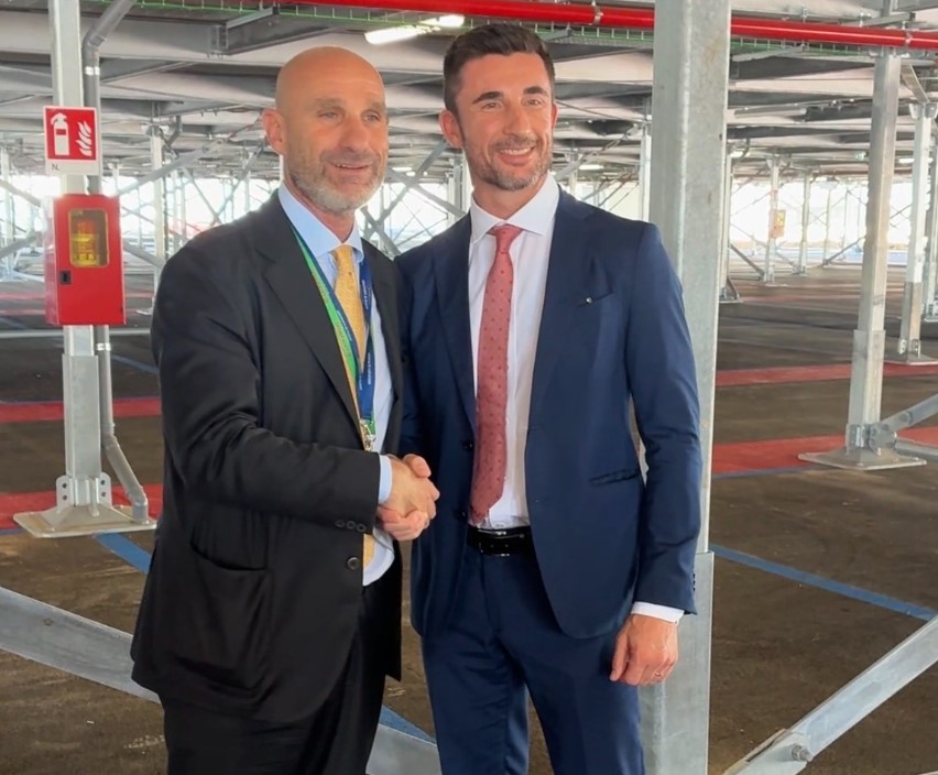 Bari, 23 luglio 2026. Da sinistra: Antonio Maria Vasile, presidente di AdP, ed Andrea Grassi, ad Apcoa, all'inaugurazione dell'area parcheggio P3 all'aeroporto "Karol Wojtyla" su due livelli per un totale di 611 posti auto