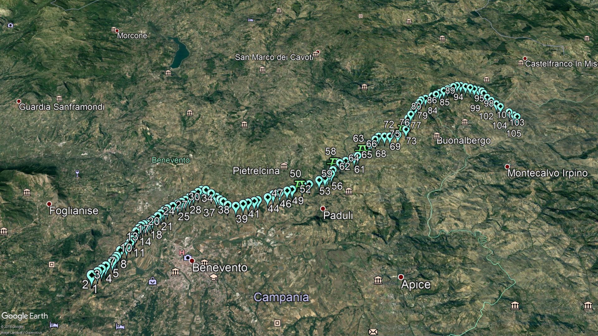 Lavoro di installazione pali sulla rete Benevento-Foggia effettuato per appaltatore di Terna rete Italia tramite elicottero S-64F