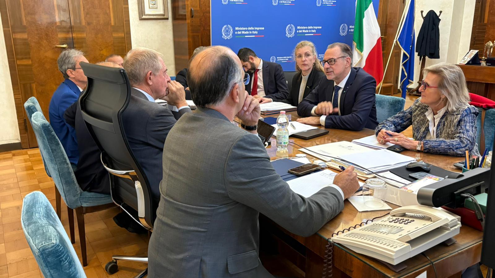 Roma, 19 novembre 2025. Un momento dell'incontro tra il ministro delle Imprese e del Made in Italy ed Autorità delegata per le Politiche spaziali ed aerospaziali, Adolfo Urso, ed il direttore generale dell’Esa, Josef Aschbacher, insieme al presidente Asi Teodoro Valente