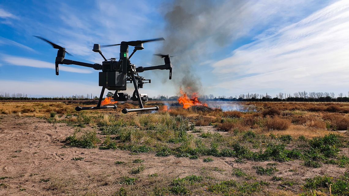 Drone in azione nella salvaguardia dagli incendi e protezione del territorio