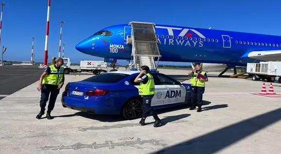 Adm: autorizzata procedura straordinaria per consentire il rifornimento di carburante Saf (Sustainable Aviation Fuel) all’aereo livrea azzurra A-350 di ITA Airways, dedicato ad “Enzo Ferrari”, che ha sorvolato i cieli domenica 11 settembre, in occasione del centenario dell’autodromo di Monza dove si è svolto il GP d’Italia 2022 di F1