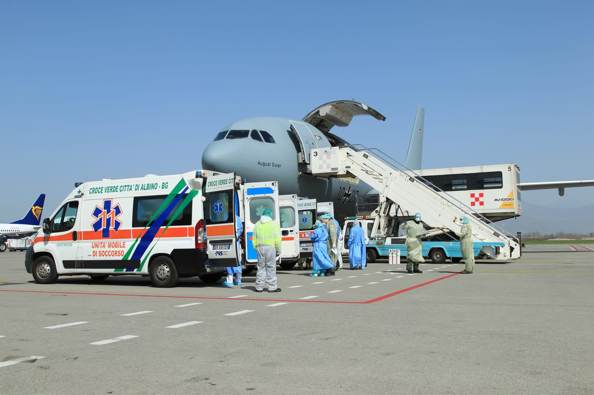 Aeroporto di Bergamo-Orio al Serio: operazioni di trasferimento di pazienti Covid-19 svoltesi il 28 marzo 2020 con aereo A-310 Luftwaffe diretto in Germania