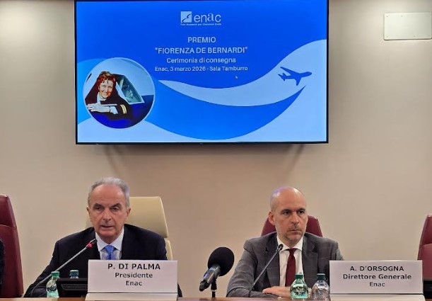 Roma, 3 marzo 2026. Il presidente di Enac, Pierluigi Di Palma, ed il direttore generale Alexander D'Orsogna alla cerimonia di consegna del Premio “Fiorenza de Bernardi” 2025 assegnato a 10 giovani donne pilota