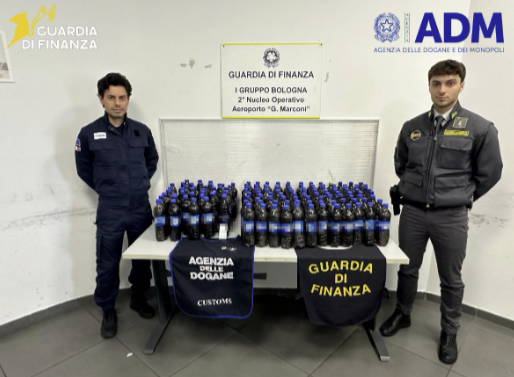 Maxi sequestro di droga liquida all'aeroporto Guglielmo Marconi di Bologna