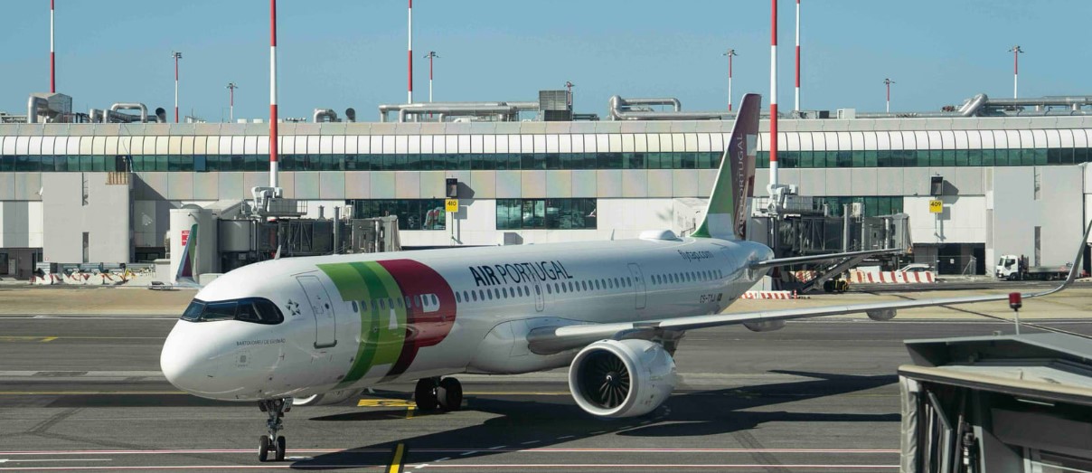 Roma, 28 ottobre 2025.  Tap Air Portugal ha celebrato 45esimo anniversario del collegamento Roma-Fiumicino/Lisbona, una delle rotte storiche della compagnia che dal 1980 unisce Italia e Portogallo; per l’occasione è atterrato sulla pista dello scalo capitolino l’A-321neo LR (Long Range)