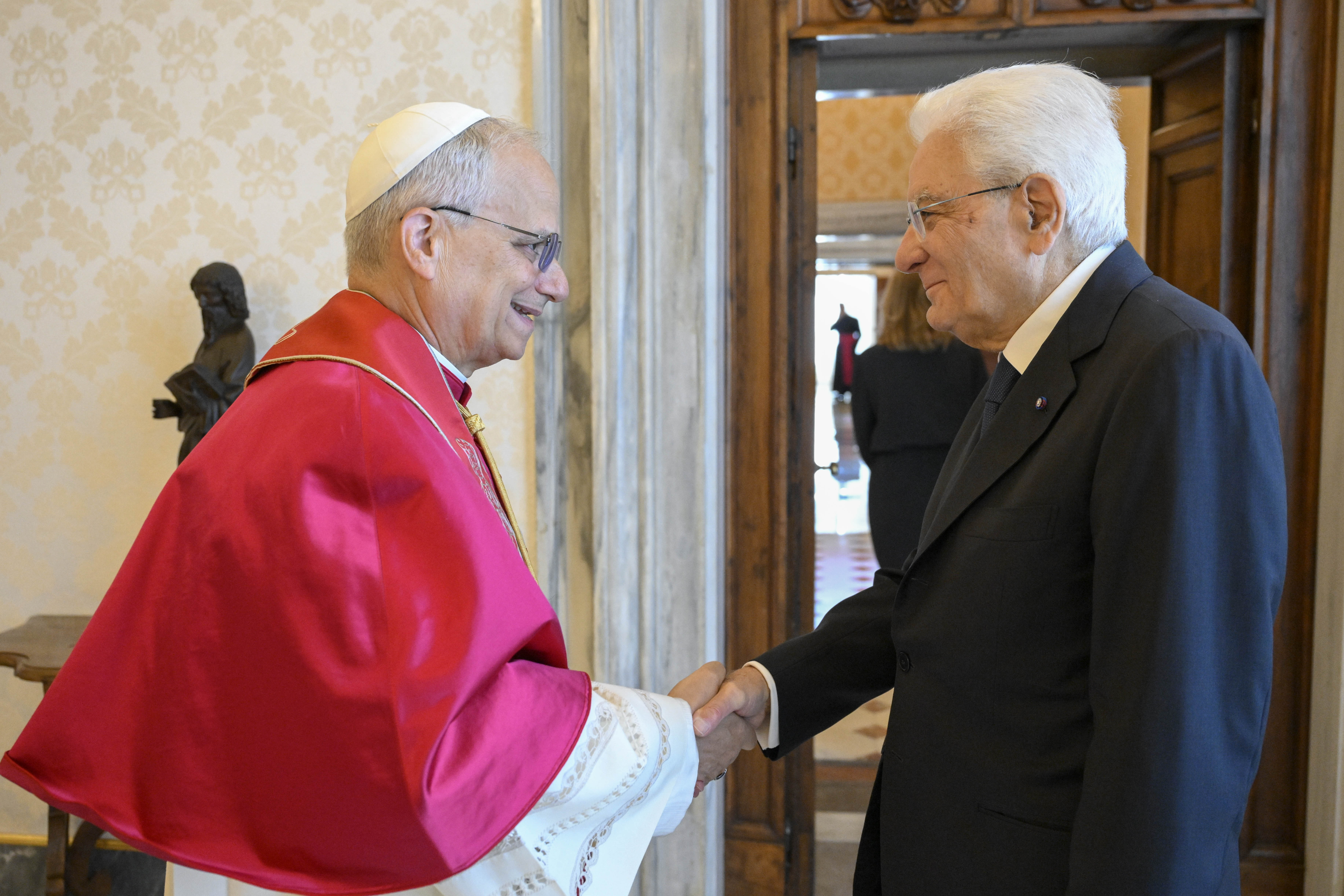 Città del Vaticano, 06/06/2025 (II mandato) Il Presidente Sergio Mattarella con Sua Santità Leone XIV, in occasione della visita ufficiale in Vaticano