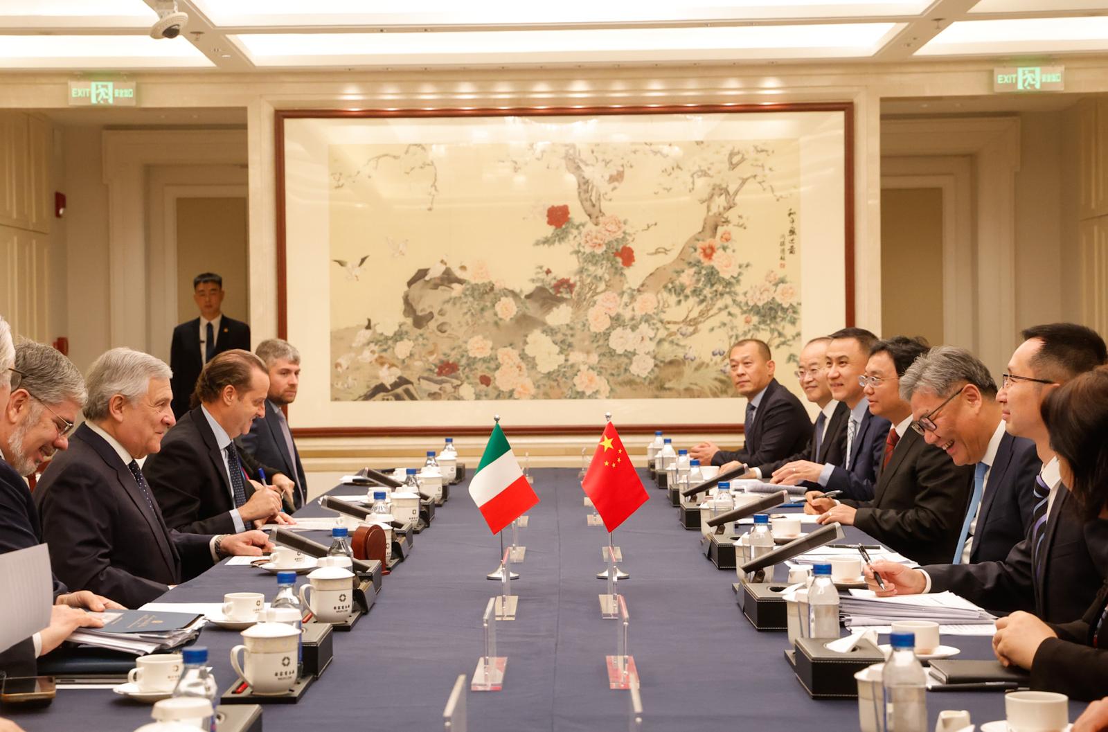 il ministro Affari esteri Antonio Tajani in missione in Cina con tappe a Pechino e Shanghai (16-18 aprile 2026) per incontri istituzionali ed iniziative di promozione