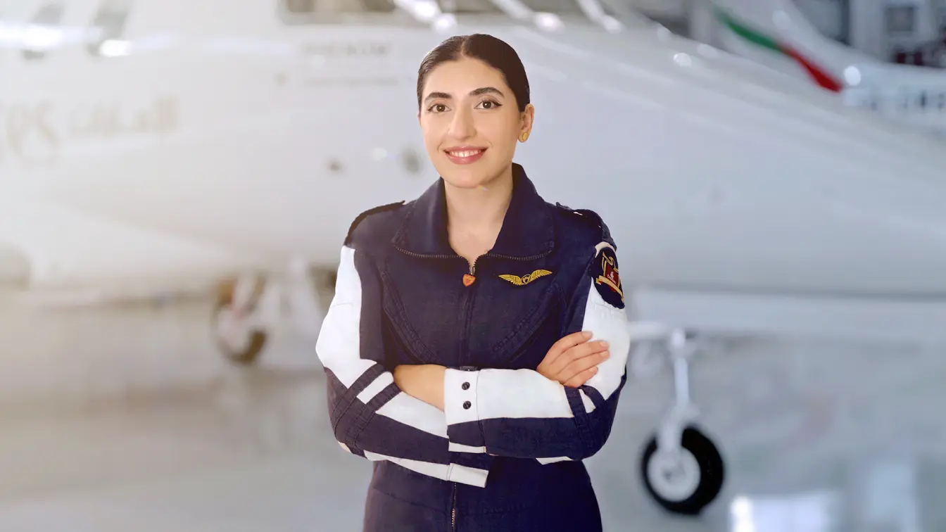 Bayan Al Turabi, prima donna pilota programma internazionale Emirates Flight Training Academy ad essersi diplomata