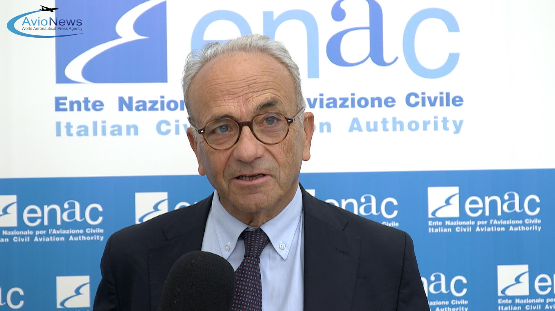 AVIONEWS ha intervistato Carlo Borgomeo, presidente di Assaeroporti, a margine del convegno Enac svoltosi il 4 giugno 2026 presso la presidenza del Consiglio dei ministri a Roma