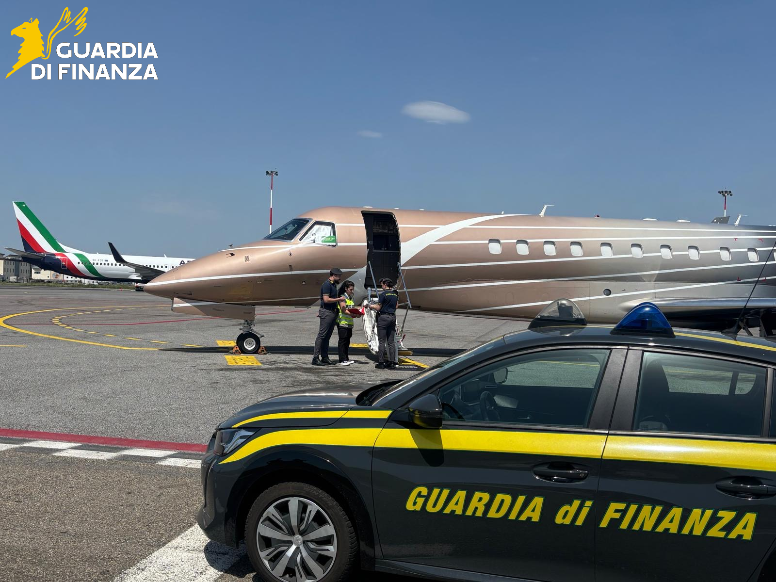 GdF Firenze: "Operazione Luxury Sky", scoperta evasione fiscale da oltre 4 milioni di Euro nel settore dei voli privati