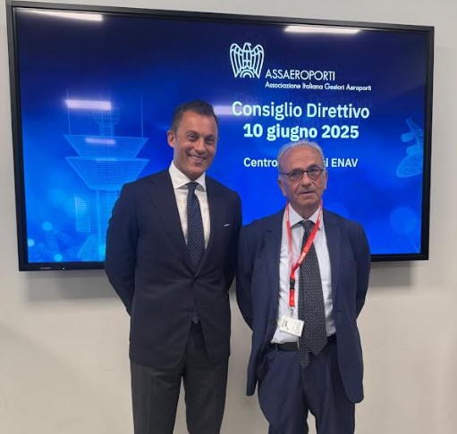 Roma, 10 giugno 2025. Il presidente di Assaeroporti, Carlo Borgomeo (a destra) in visita alle strutture Enav di Ciampino accolto dall'ad Società nazionale assistenza volo Pasqualino Monti