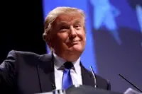 Trump: Pentagono paghi il muro al confine col Messico. Congresso vara un finanziamento da 1,6 miliardi di dollari