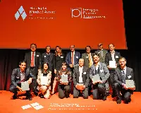 Foto di gruppo dei premiati della prima edizione del premio "HR Digital Mindset" intitolato a Marco Fertonani