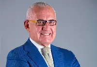 Vittorio Genna, ingegnere ed imprenditore di successo nel settore aeronautico ed aerospaziale: dalla fine del 2019 riveste le funzioni di console onorario di Ungheria in Napoli con giurisdizione sulle Regioni Campania e Calabria.