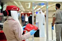 Emirates riprende il collegamenti aerei con nuovi standard di sicurezza per passeggeri e dipendenti