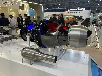 Componenti meccaniche di aeromobili esposte al Dubai Airshow 2023